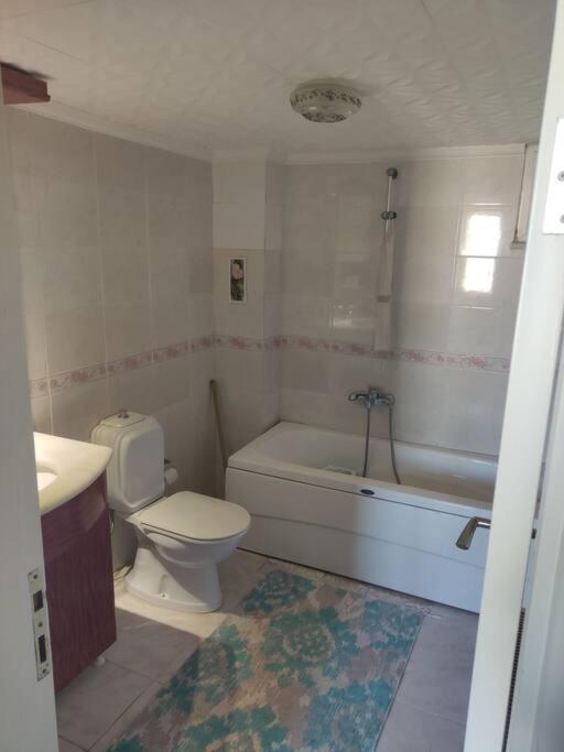 Beylikduezue Boelgesinde Ferah Bir Site Ici Konut Appartement