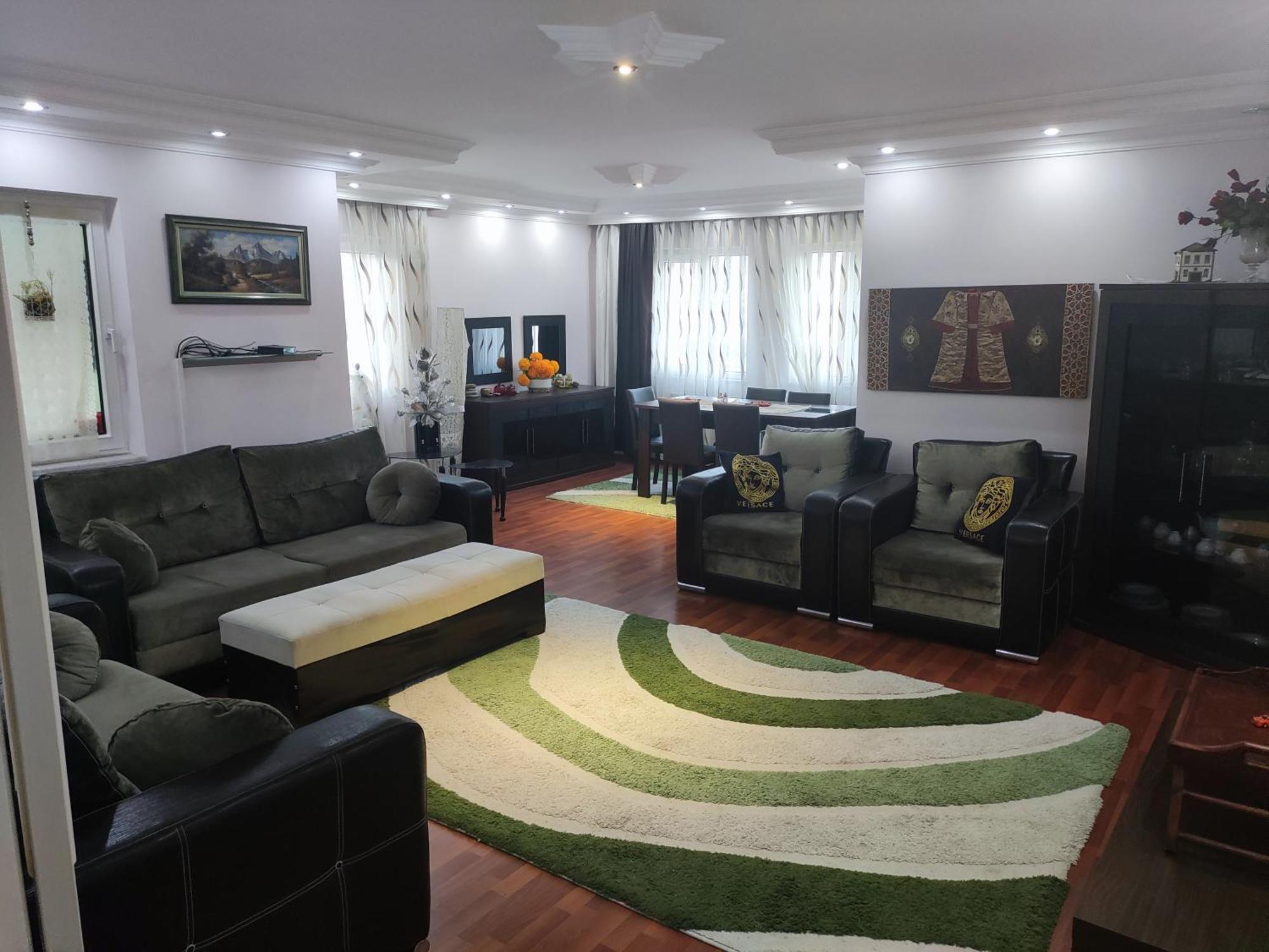 Appartement Beylikduezue Boelgesinde Ferah Bir Site Ici Konut *