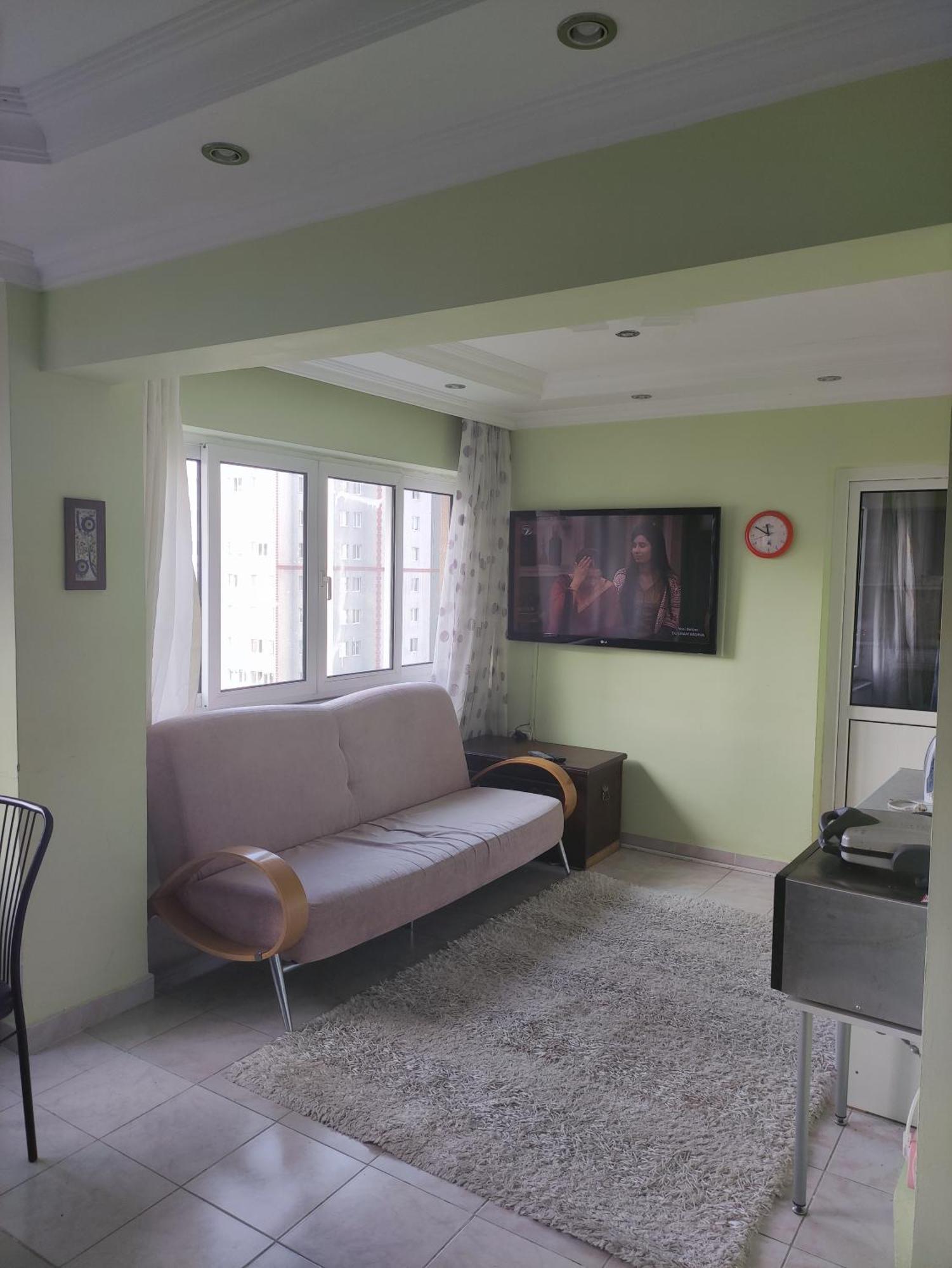 Appartement Beylikduezue Boelgesinde Ferah Bir Site Ici Konut *