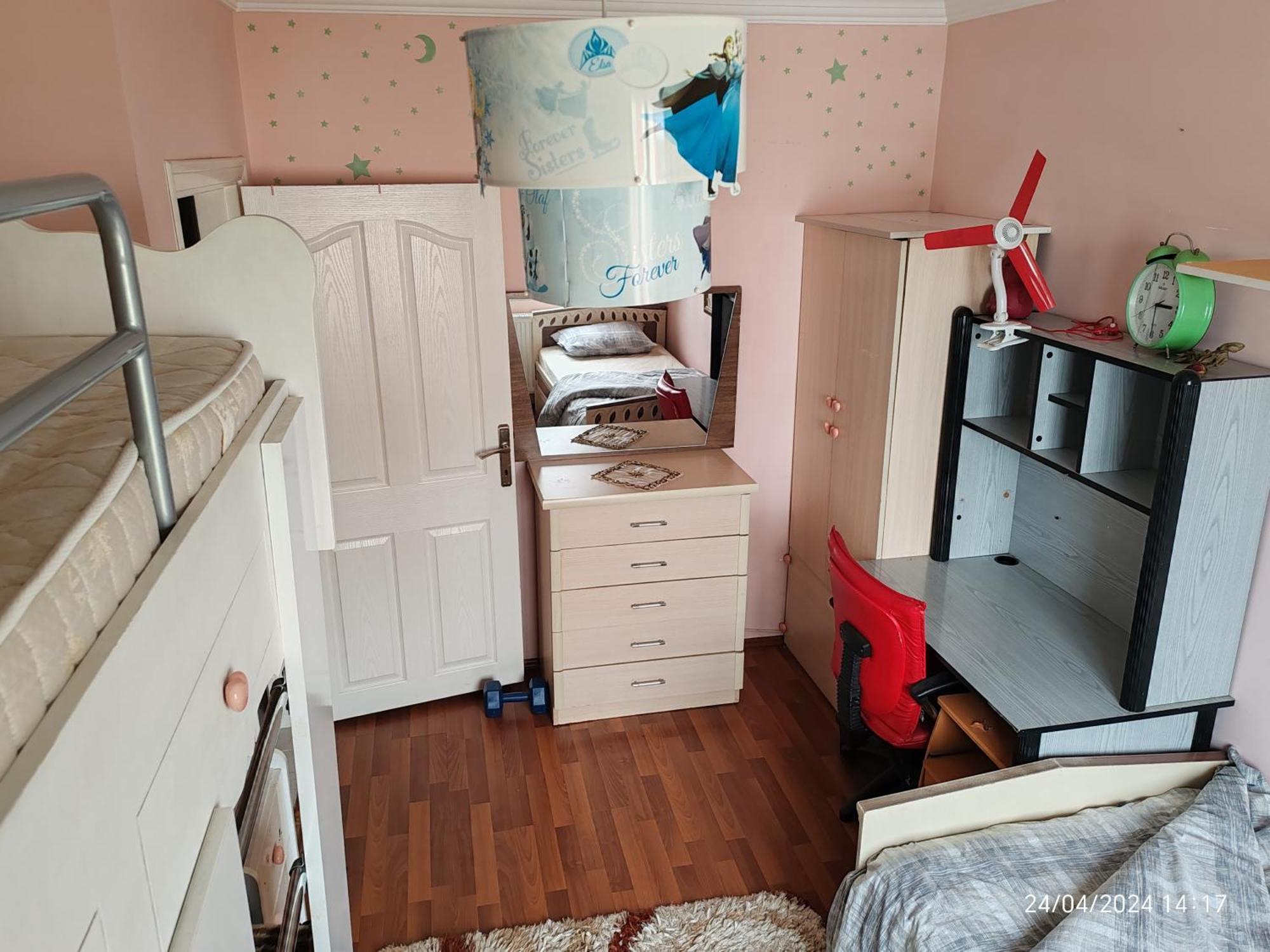 Appartement Beylikduezue Boelgesinde Ferah Bir Site Ici Konut *