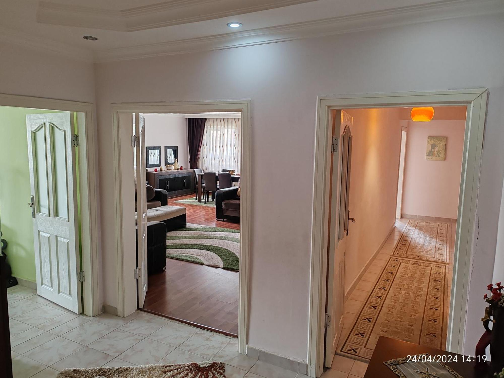 Appartement Beylikduezue Boelgesinde Ferah Bir Site Ici Konut Istanboel