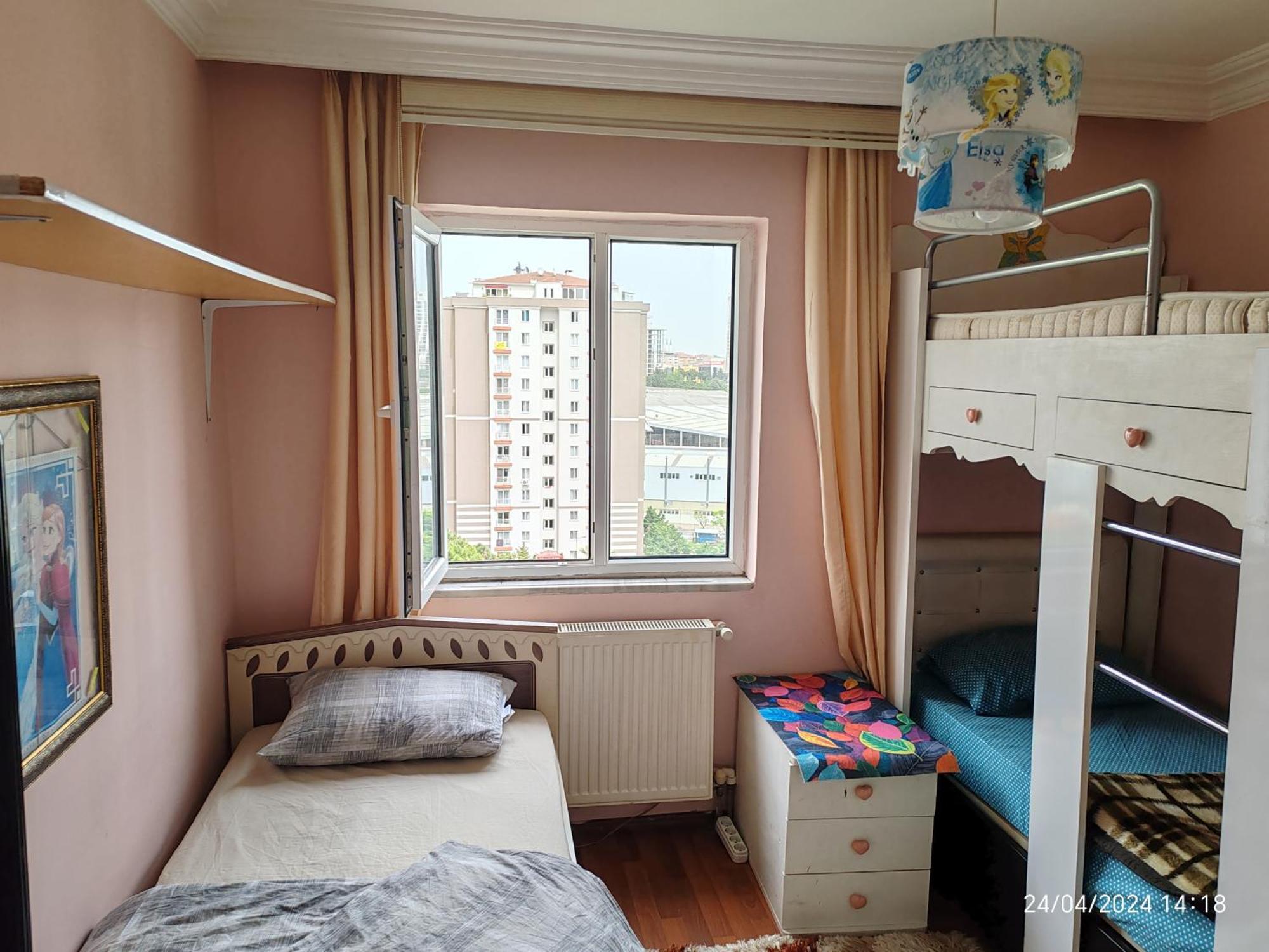 Appartement Beylikduezue Boelgesinde Ferah Bir Site Ici Konut Istanboel